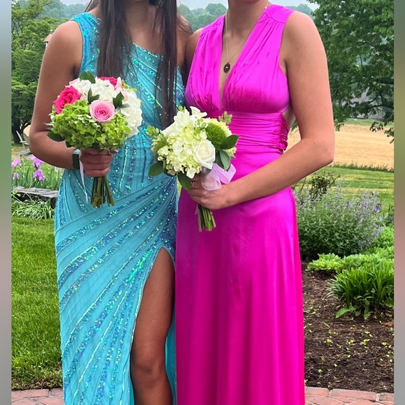 Nicole Miller Women’s Silk Charmeuse Plunge Gown - Hot Pink Open Back Prom Dress - Picture 3 of 3